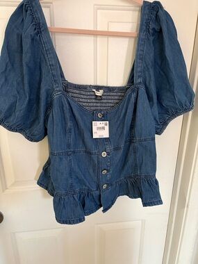 American Eagle Outfitters Denim Puff-Sleeve Button Front Top